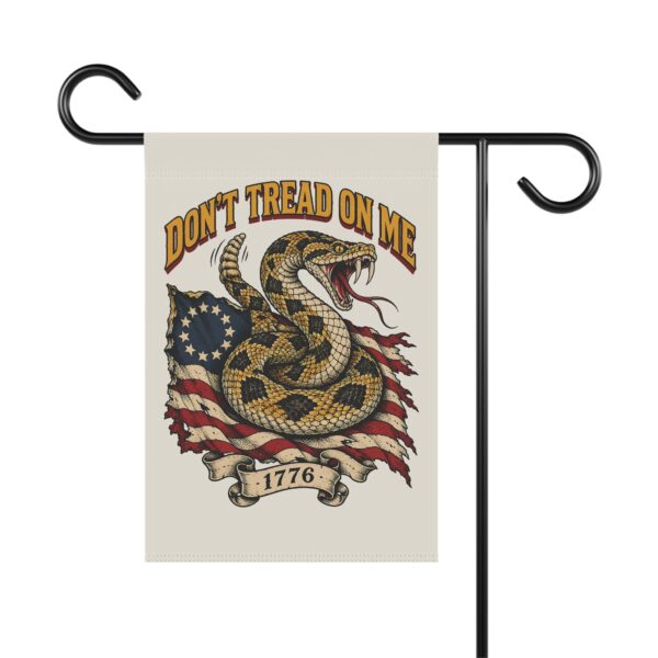 Don't Tread on Me Rattlesnake Garden Flag